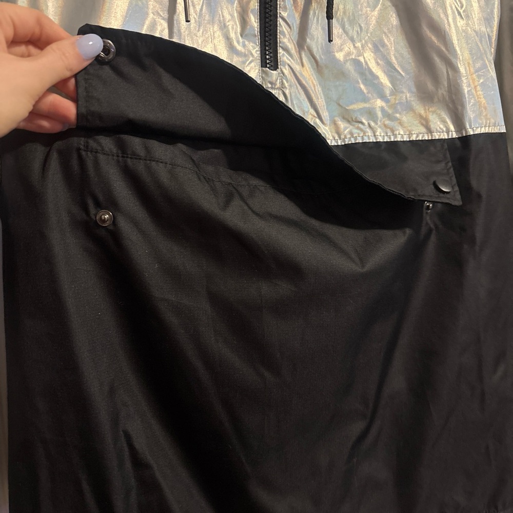 Metallic Silver and Black Hooded Windbreaker - Picture 4 of 8